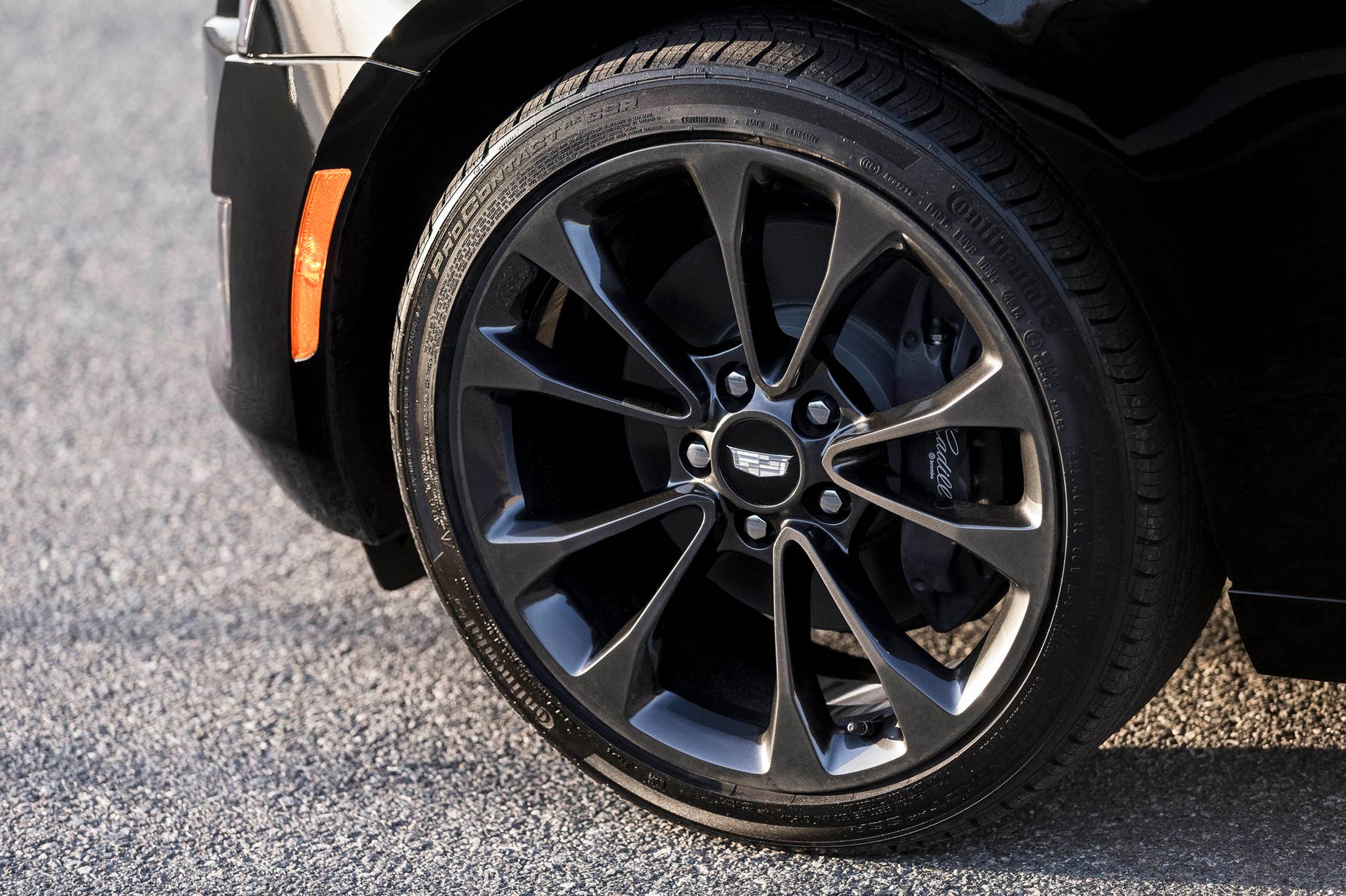 Cadillac ATS coupe with Black Chrome Package wheel