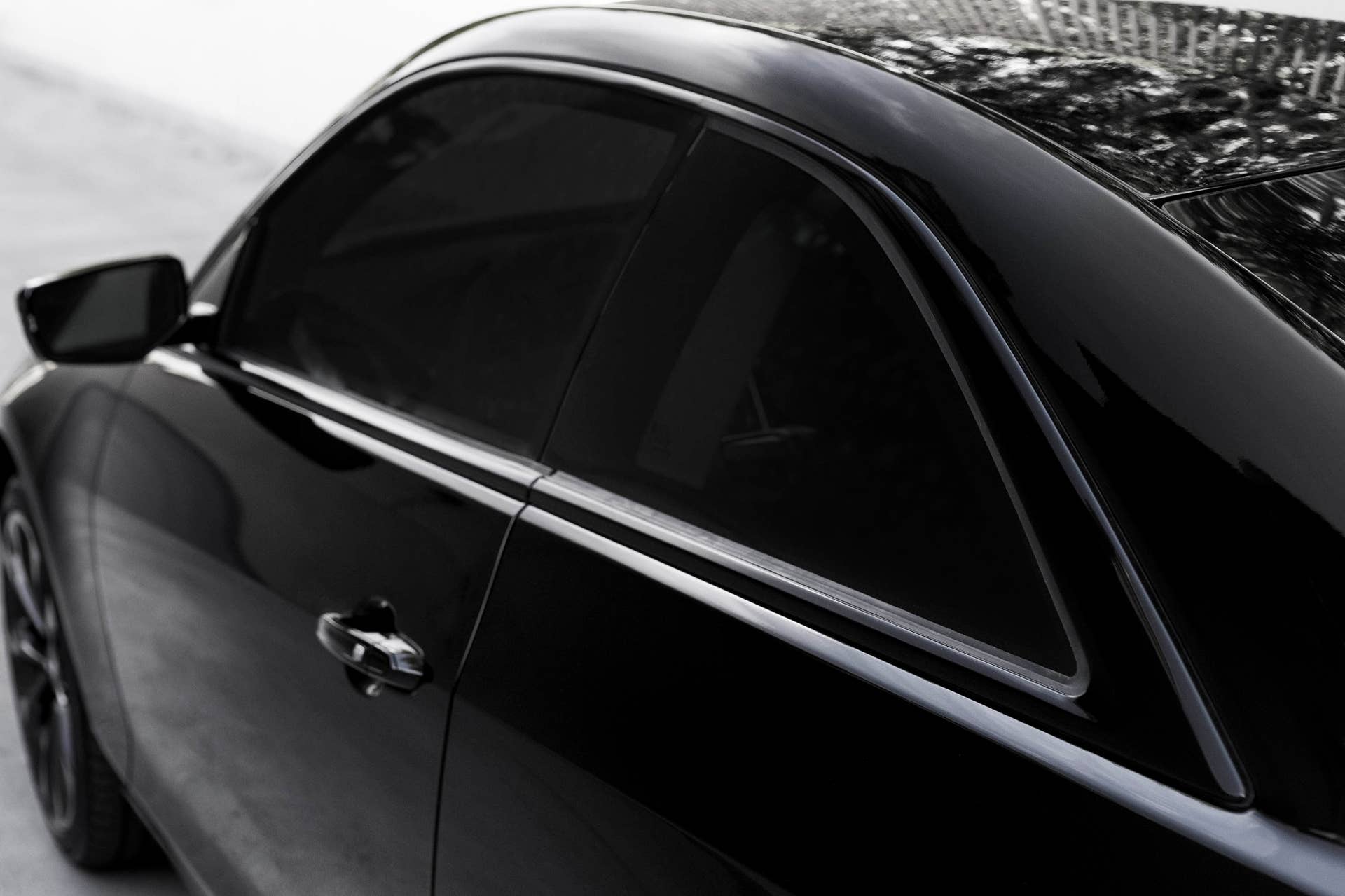 Cadillac ATS coupe with Black Chrome Package window frame