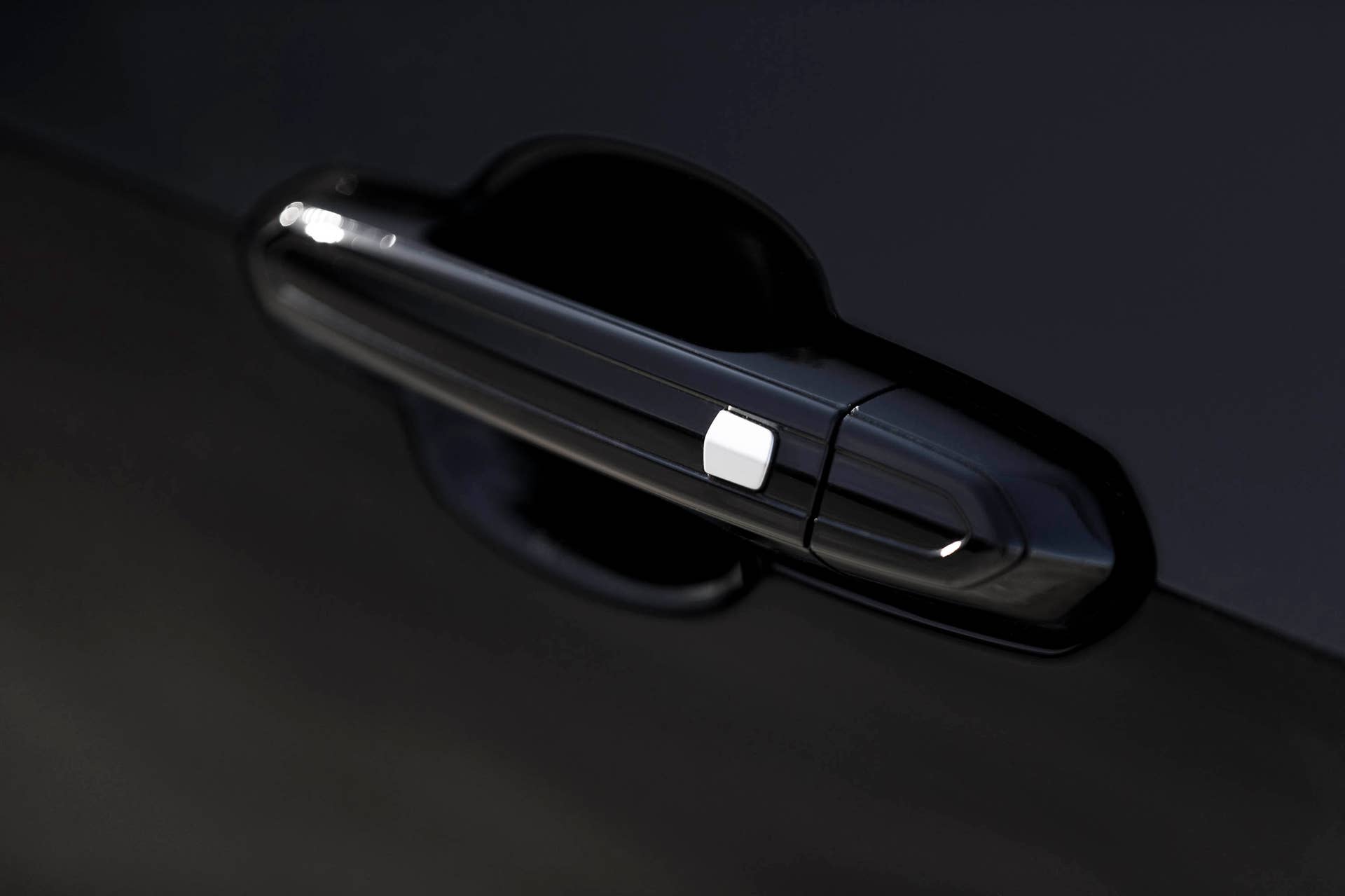 Cadillac ATS coupe with Black Chrome Package door handle
