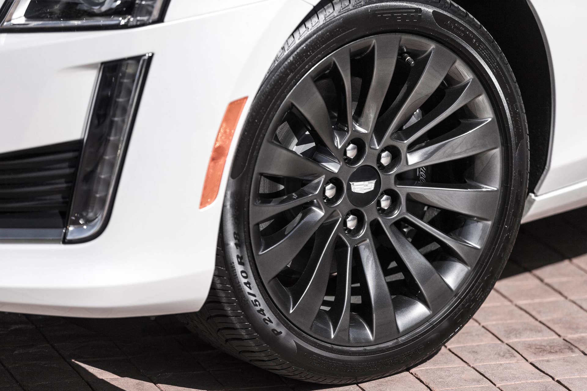Cadillac CTS with Black Chrome Package wheel