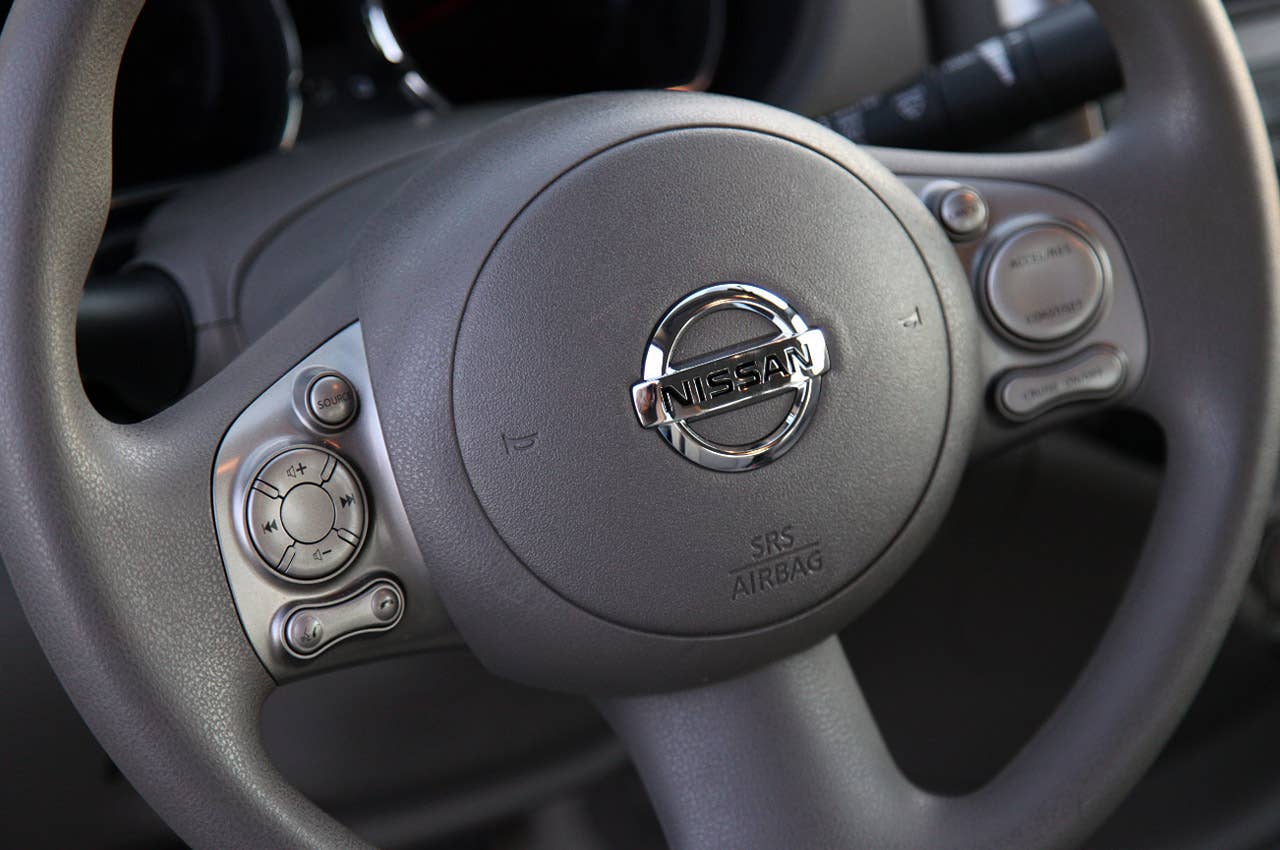 2012 Nissan Versa Sedan steering wheel