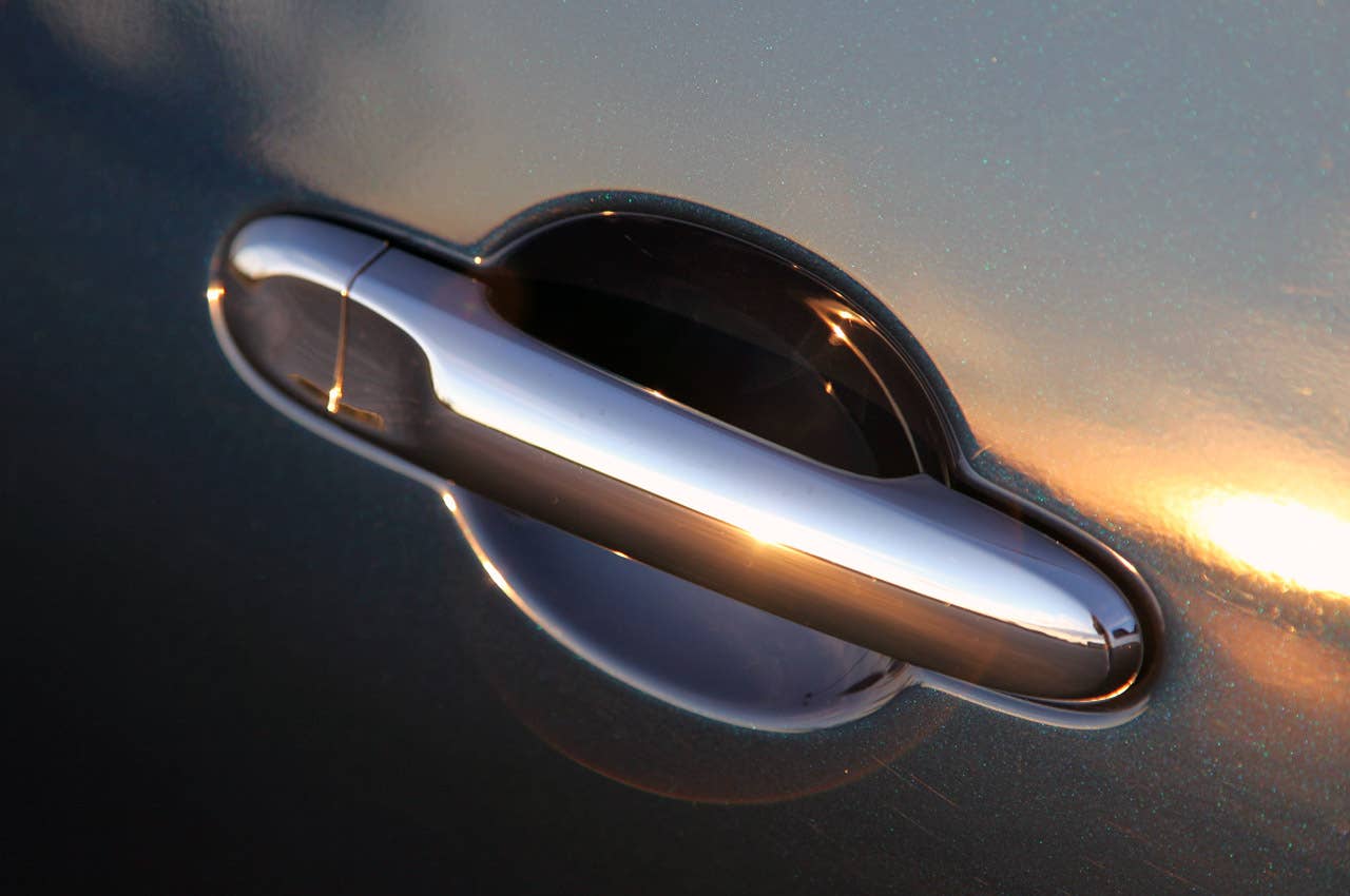 2012 Nissan Versa Sedan door handle