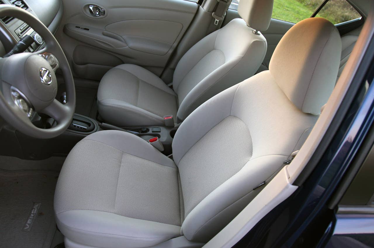2012 Nissan Versa Sedan front seats