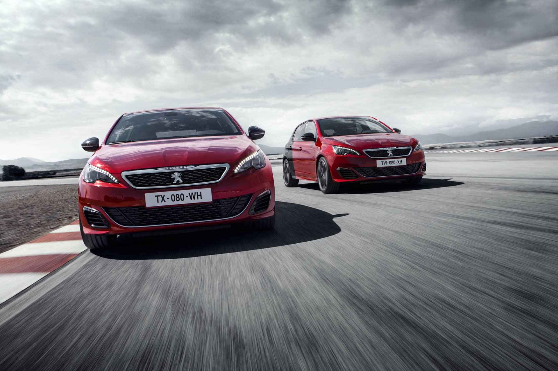 Peugeot 308 GTi front track