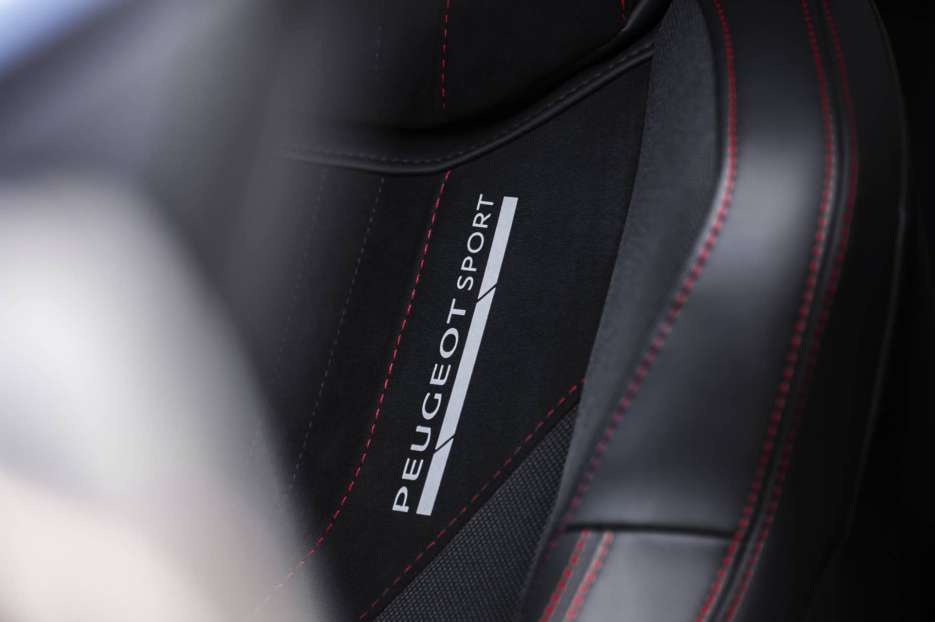 Peugeot 308 GTi seat bolster