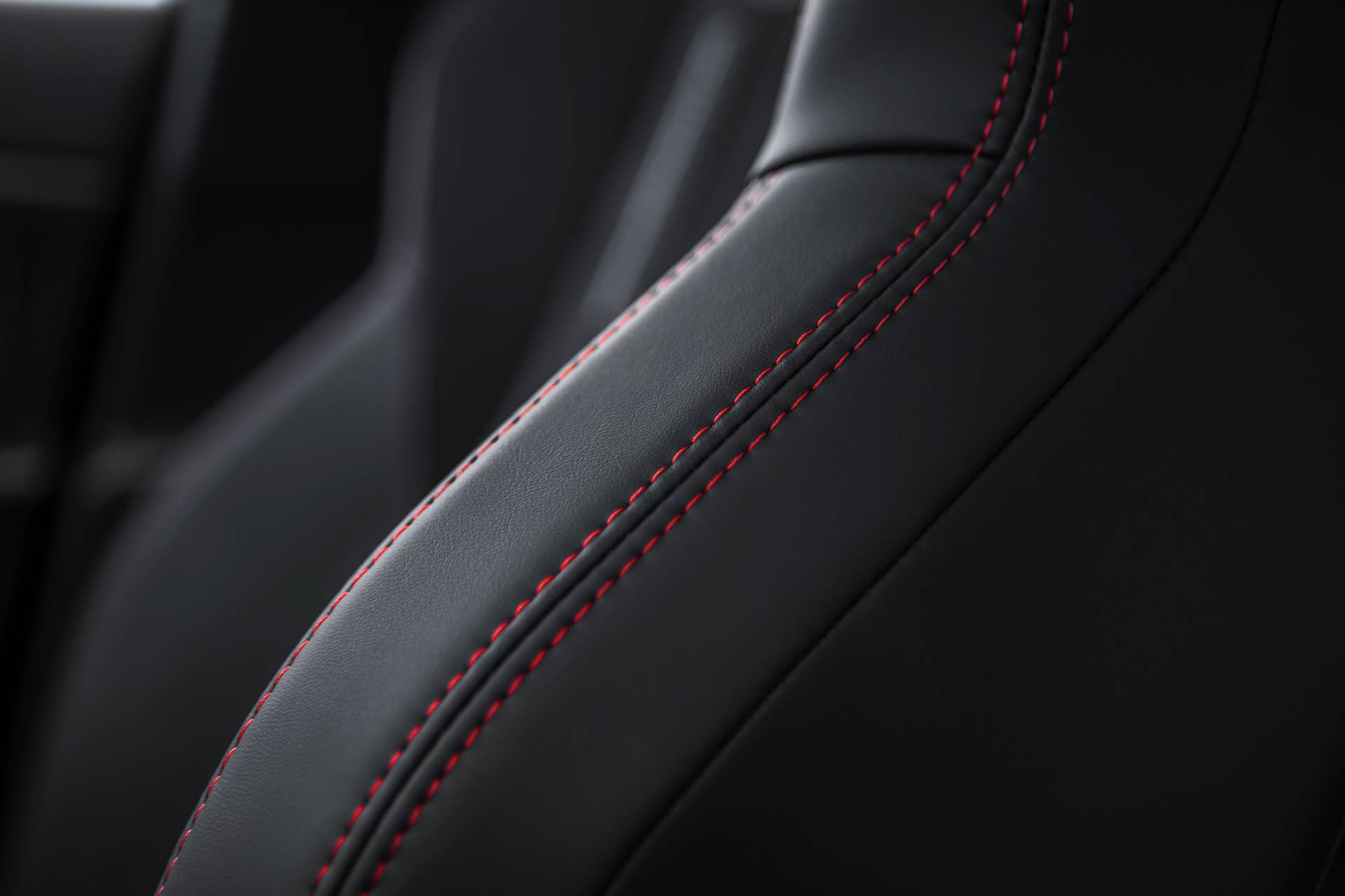 Peugeot 308 GTi red stitching