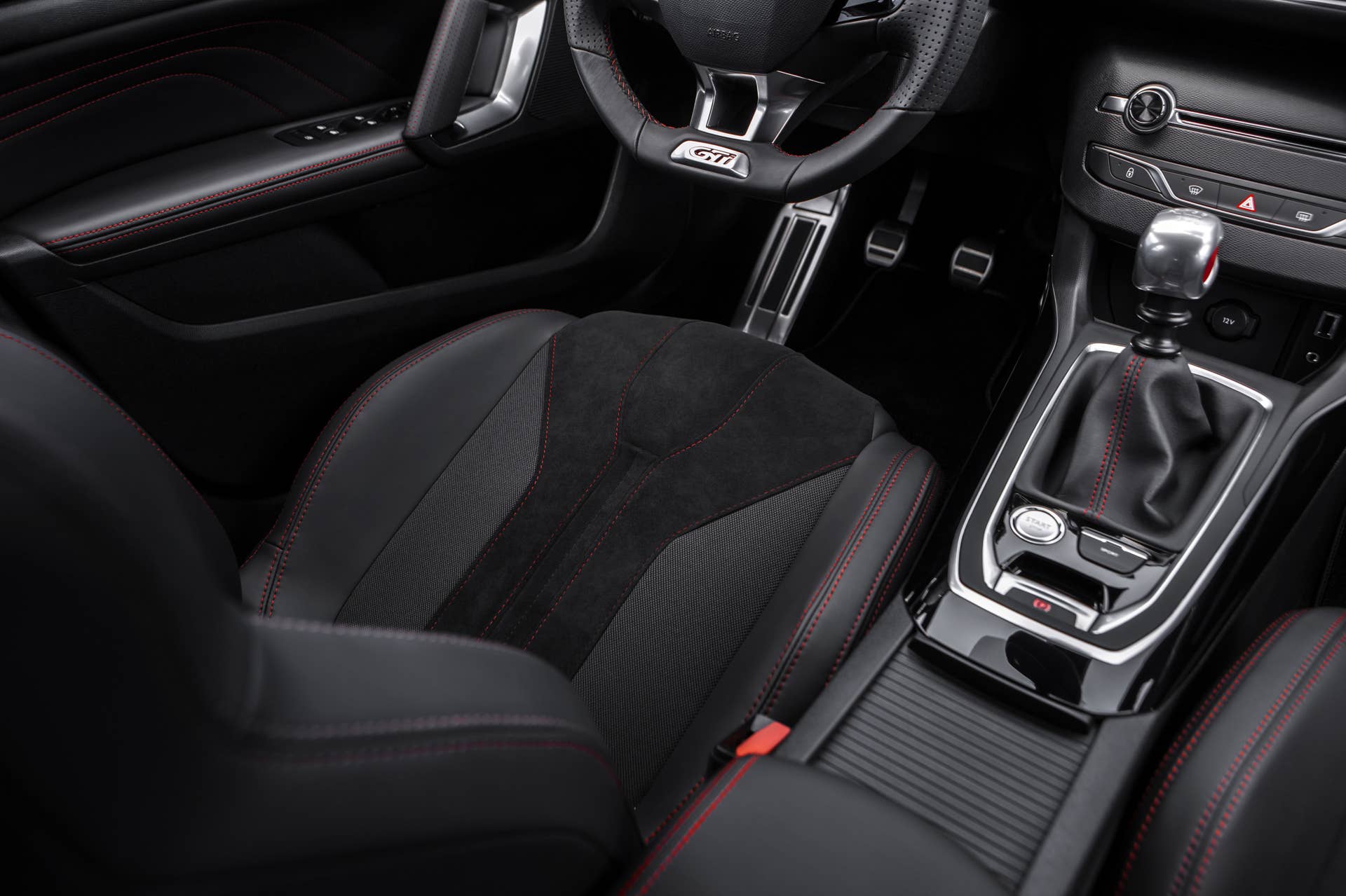 Peugeot 308 GTi seat pedals