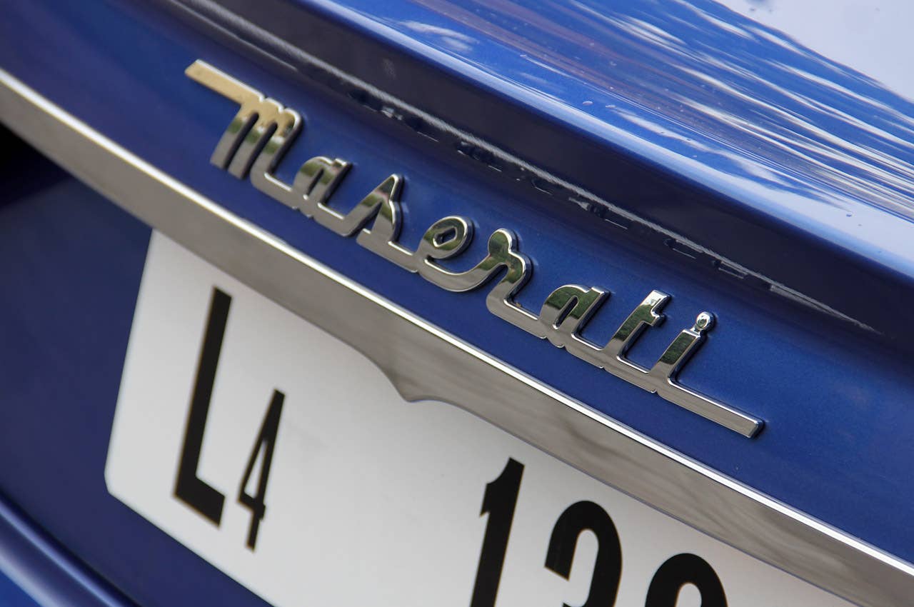 2013 Maserati GranTurismo Sport badge