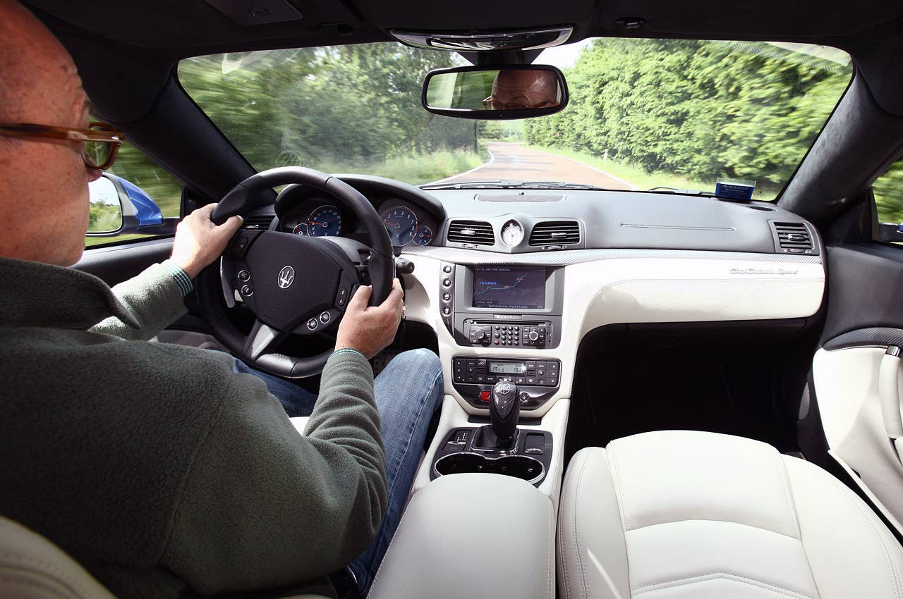 2013 Maserati GranTurismo Sport interior
