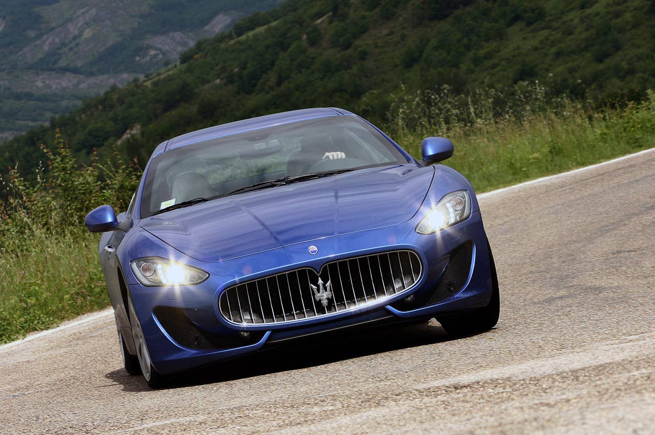 2013 Maserati GranTurismo Sport driving