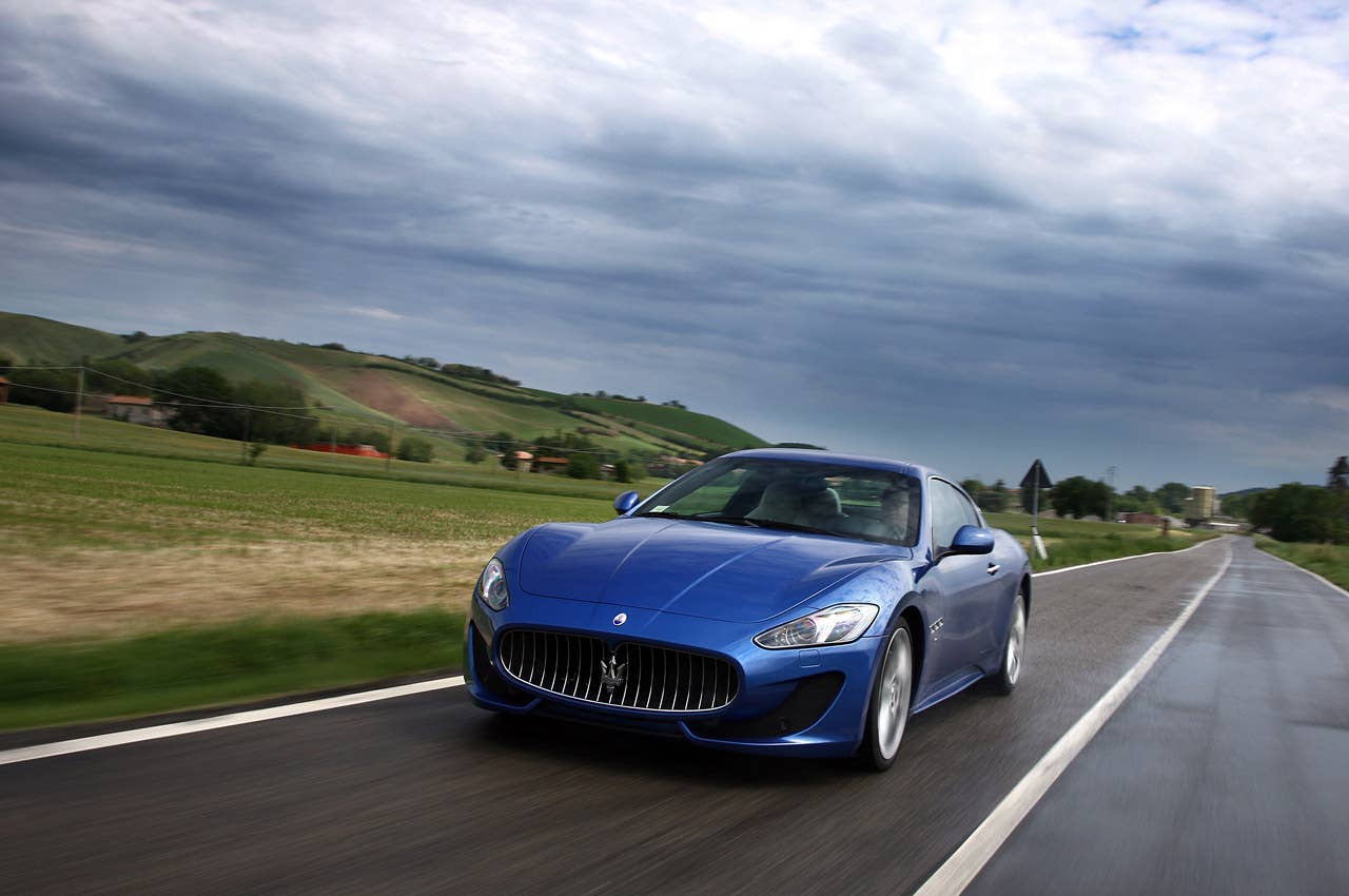 2013 Maserati GranTurismo Sport driving