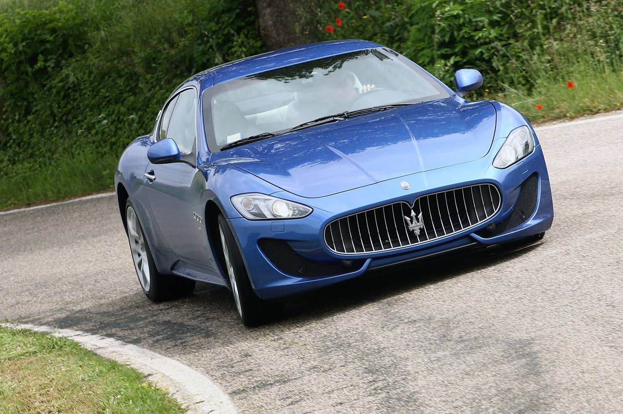 2013 Maserati GranTurismo Sport driving
