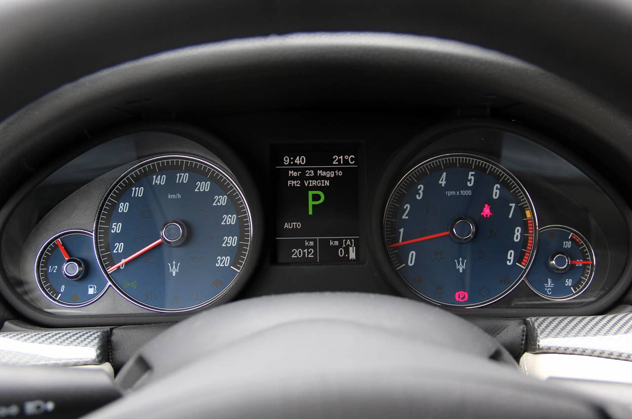 2013 Maserati GranTurismo Sport gauges