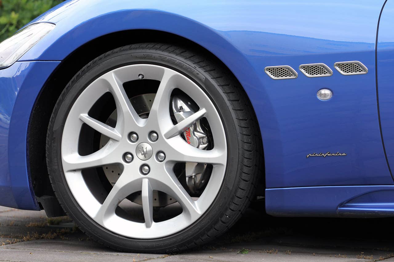 2013 Maserati GranTurismo Sport wheel