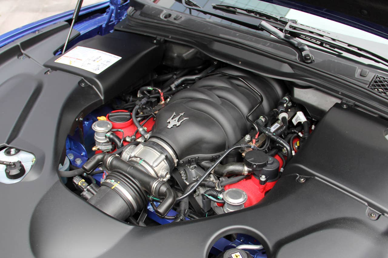 2013 Maserati GranTurismo Sport engine
