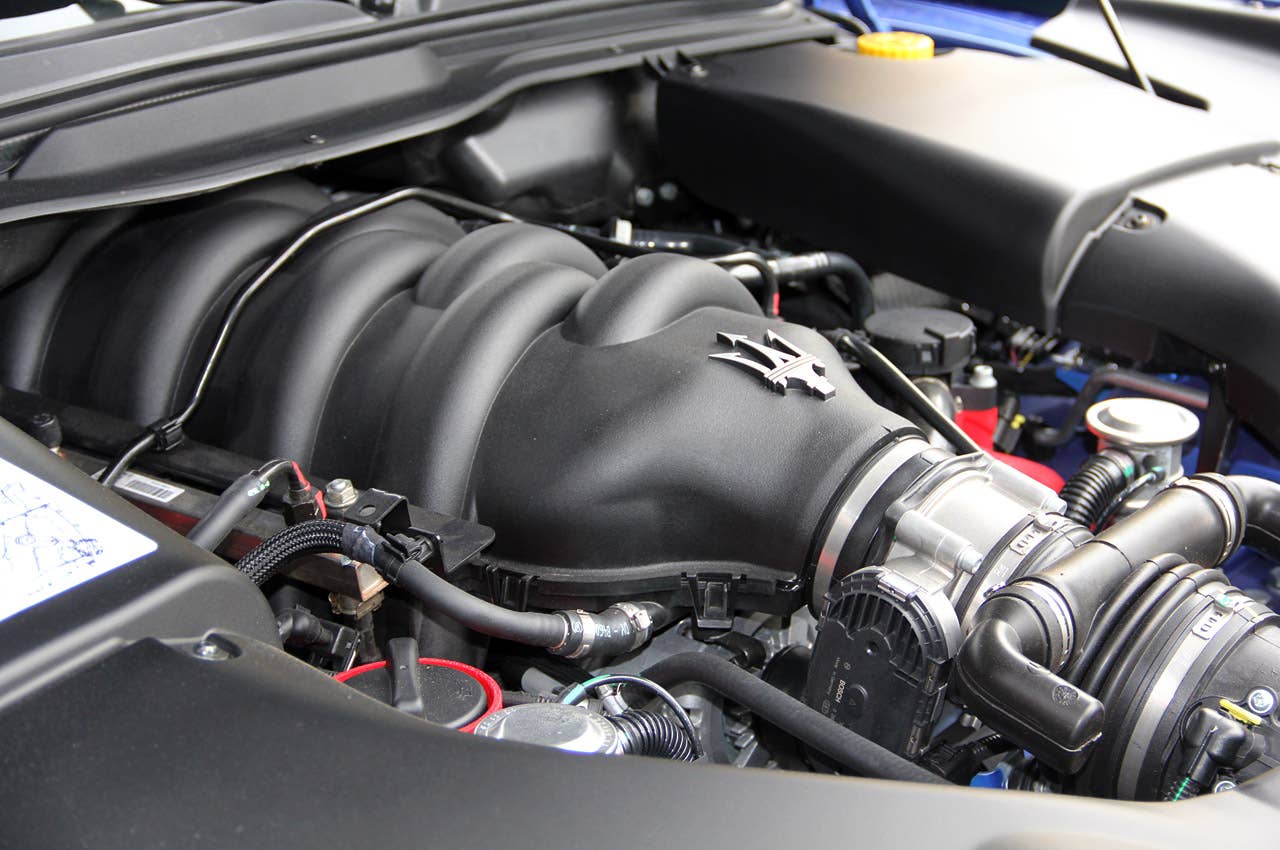2013 Maserati GranTurismo Sport engine