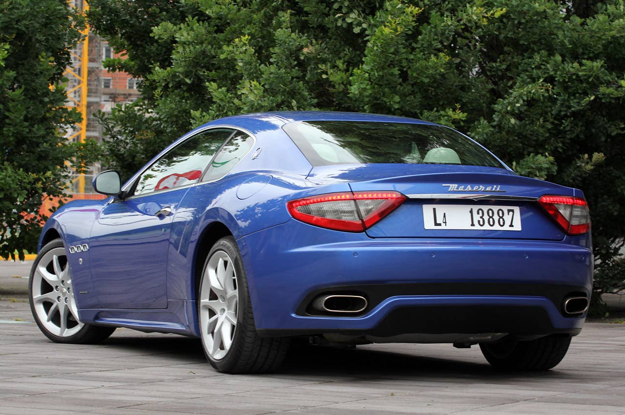 2013 Maserati GranTurismo Sport rear 3/4 view