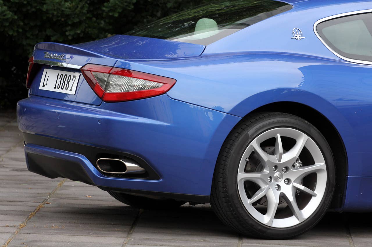 2013 Maserati GranTurismo Sport rear fender