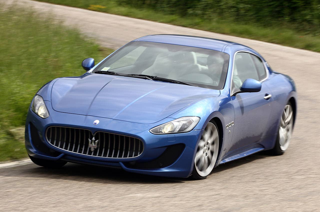 2013 Maserati GranTurismo Sport driving