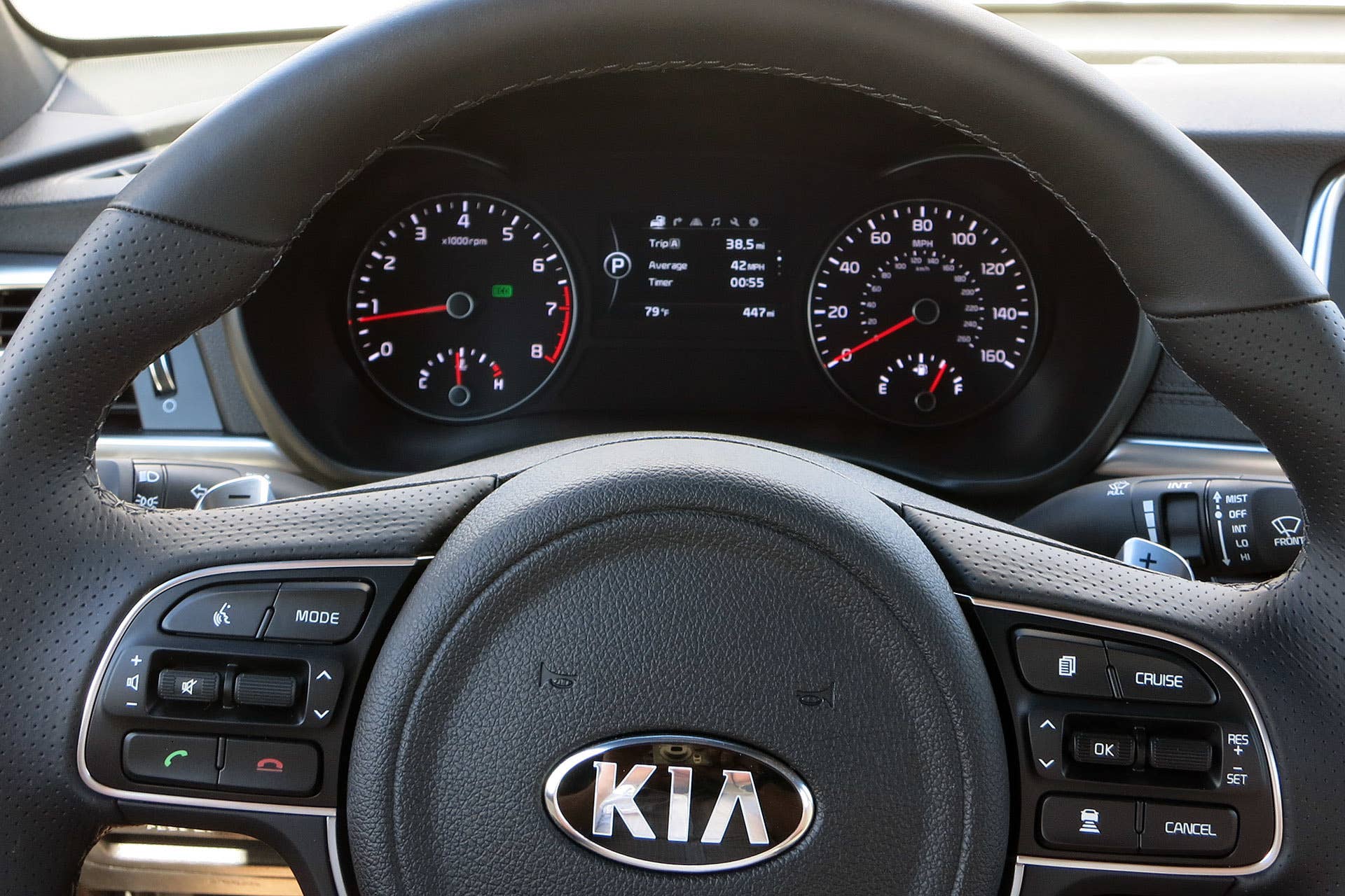 2016 Kia Optima 2.0T steering wheel