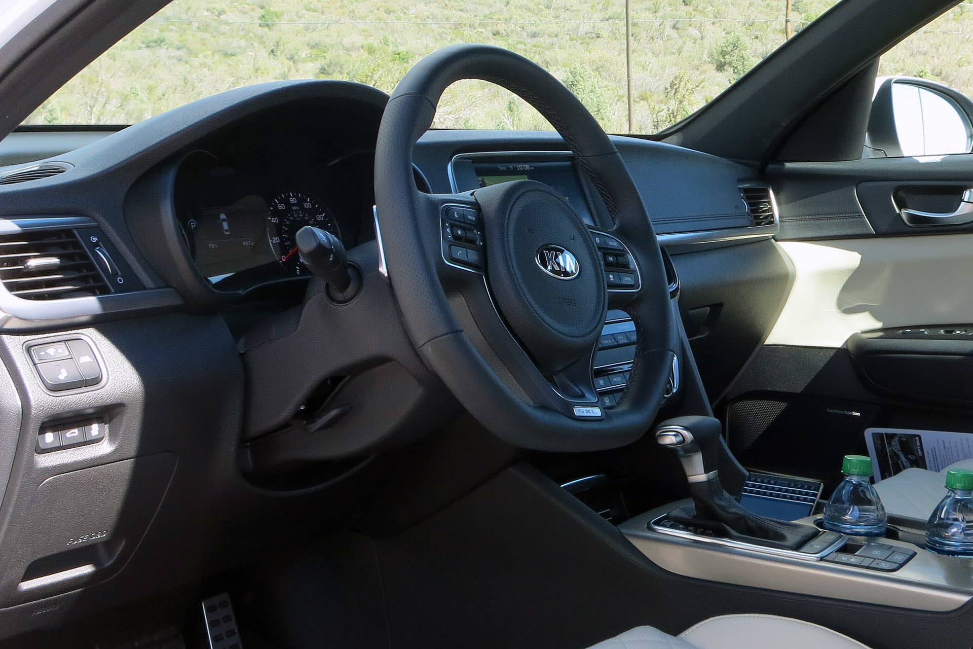 2016 Kia Optima 2.0T interior
