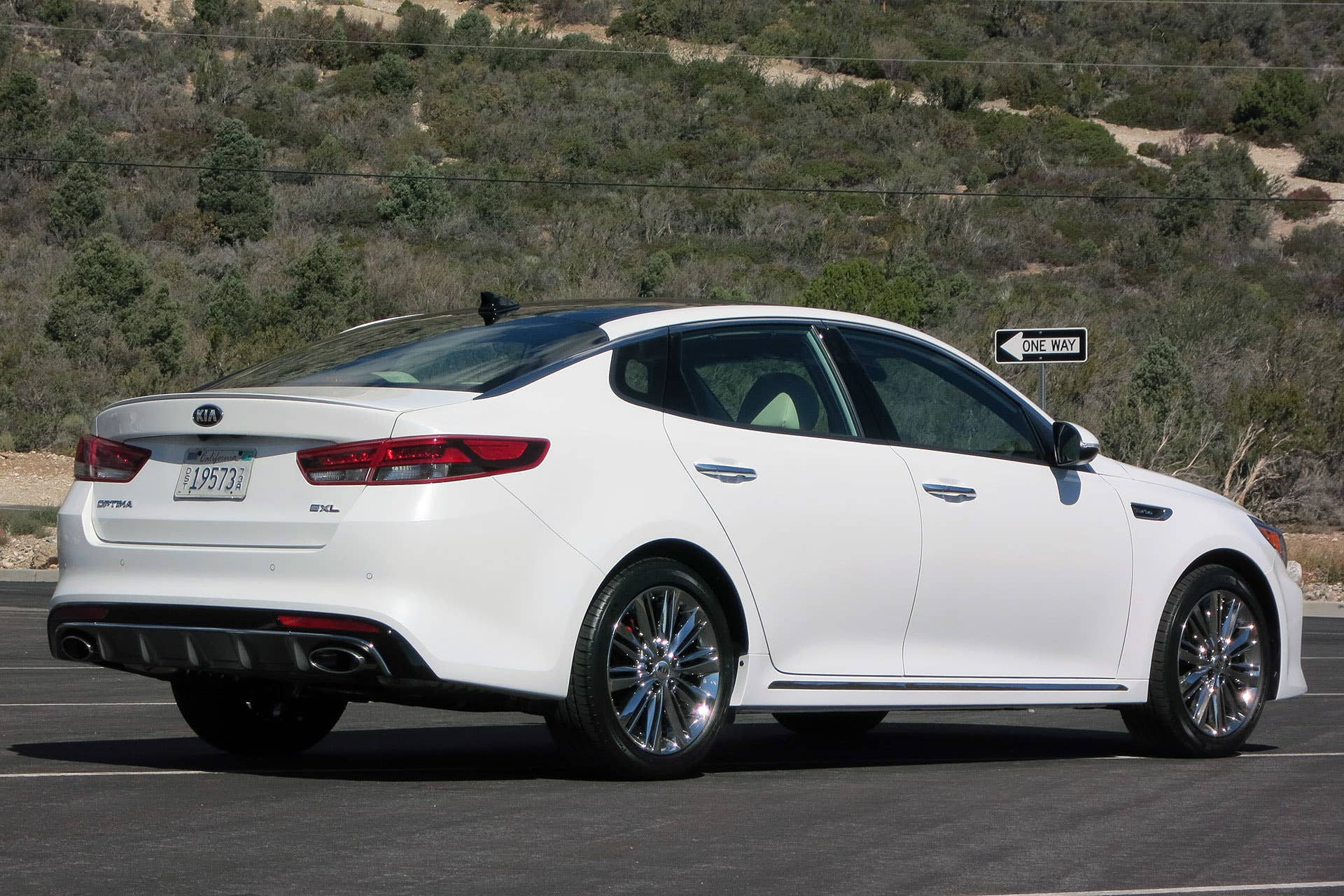 2016 Kia Optima 2.0T rear 3/4 view
