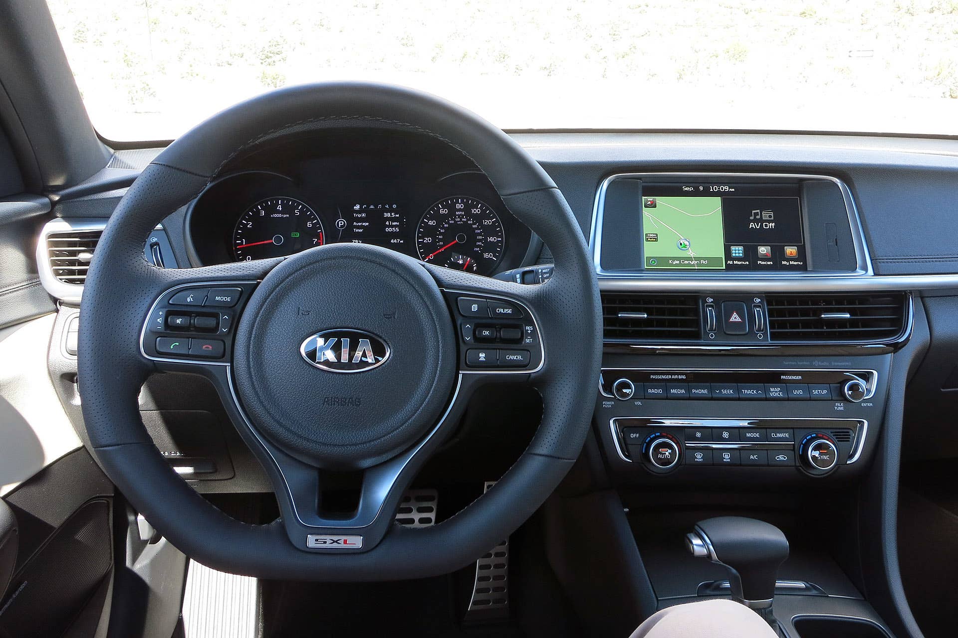 2016 Kia Optima 2.0T interior