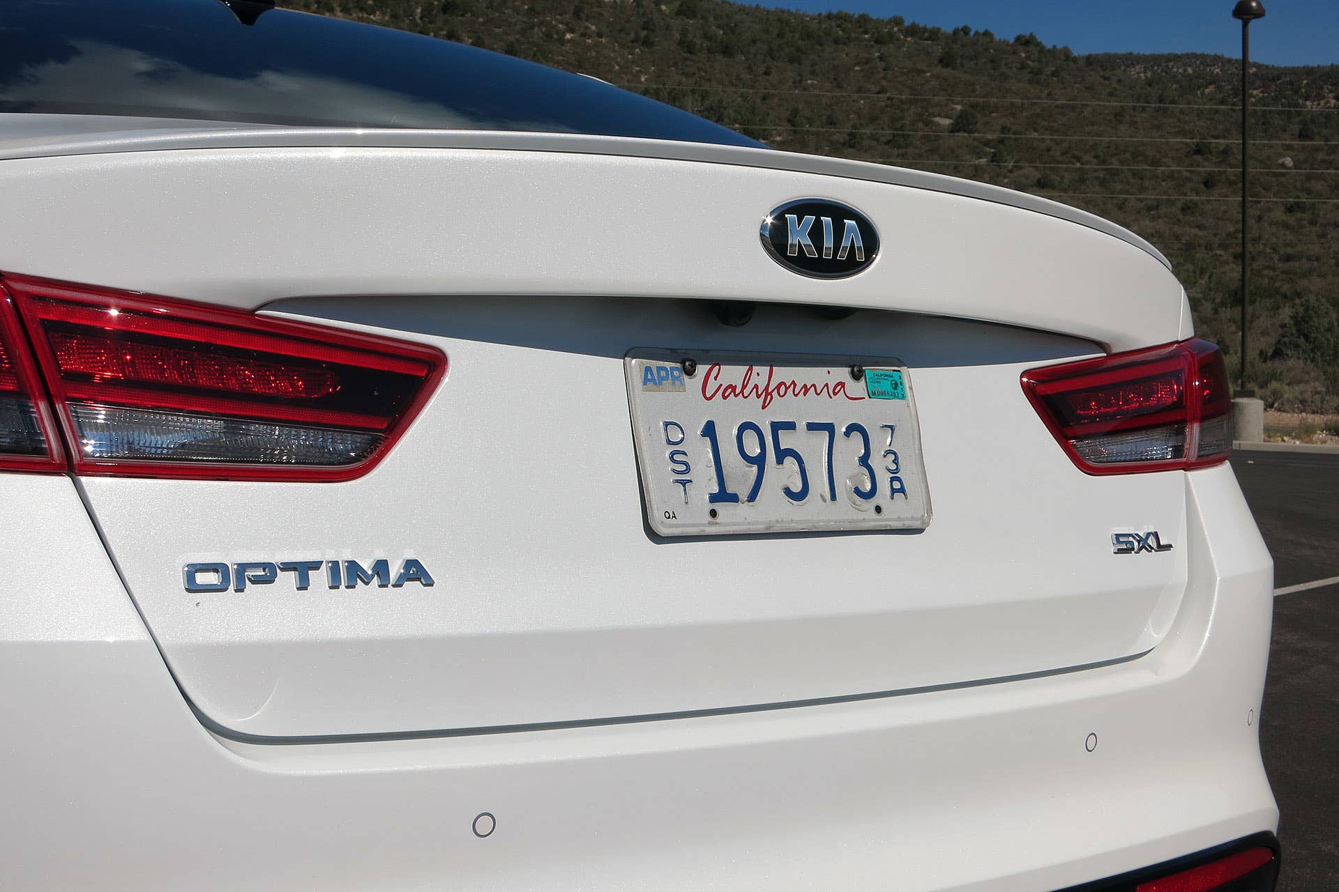 2016 Kia Optima 2.0T rear details