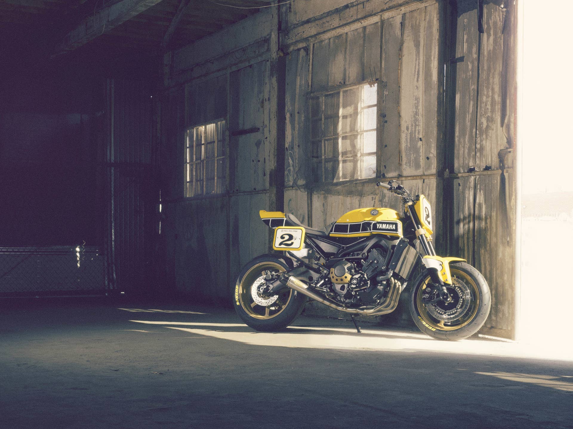 Yamaha 900 Faster Wasp Roland Sands Design barn