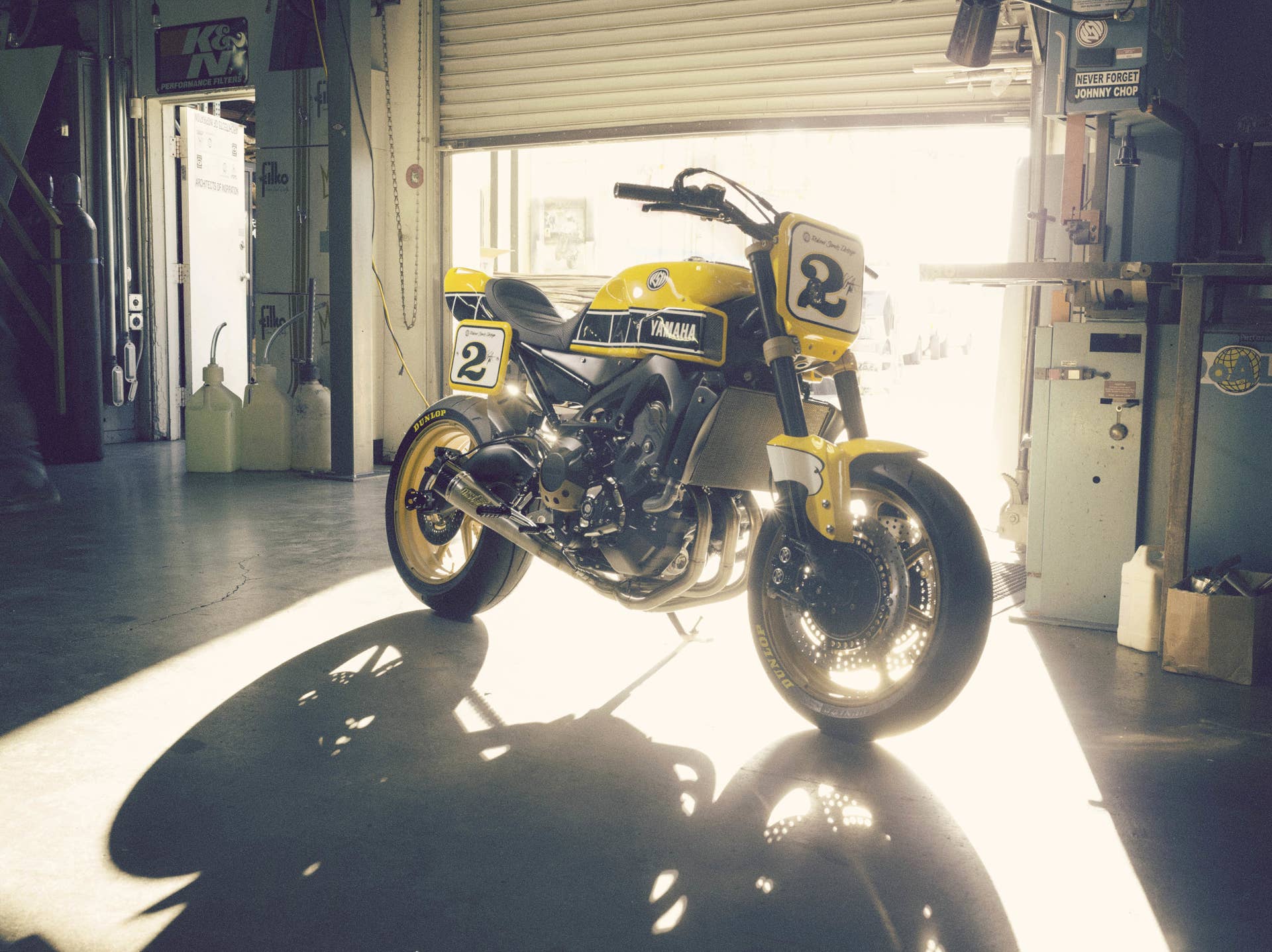 Yamaha 900 Faster Wasp Roland Sands Design garage