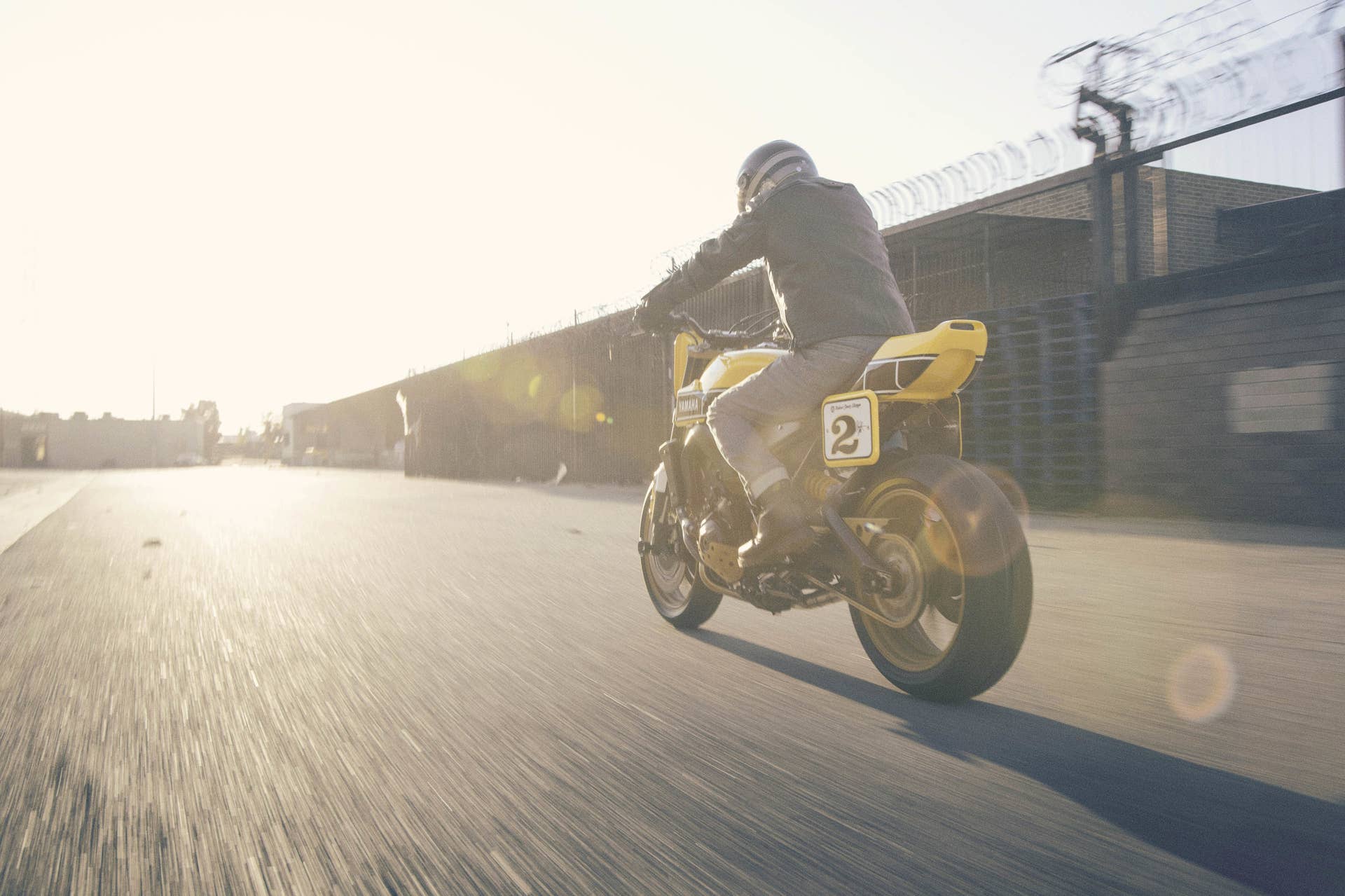Yamaha 900 Faster Wasp Roland Sands Design motion