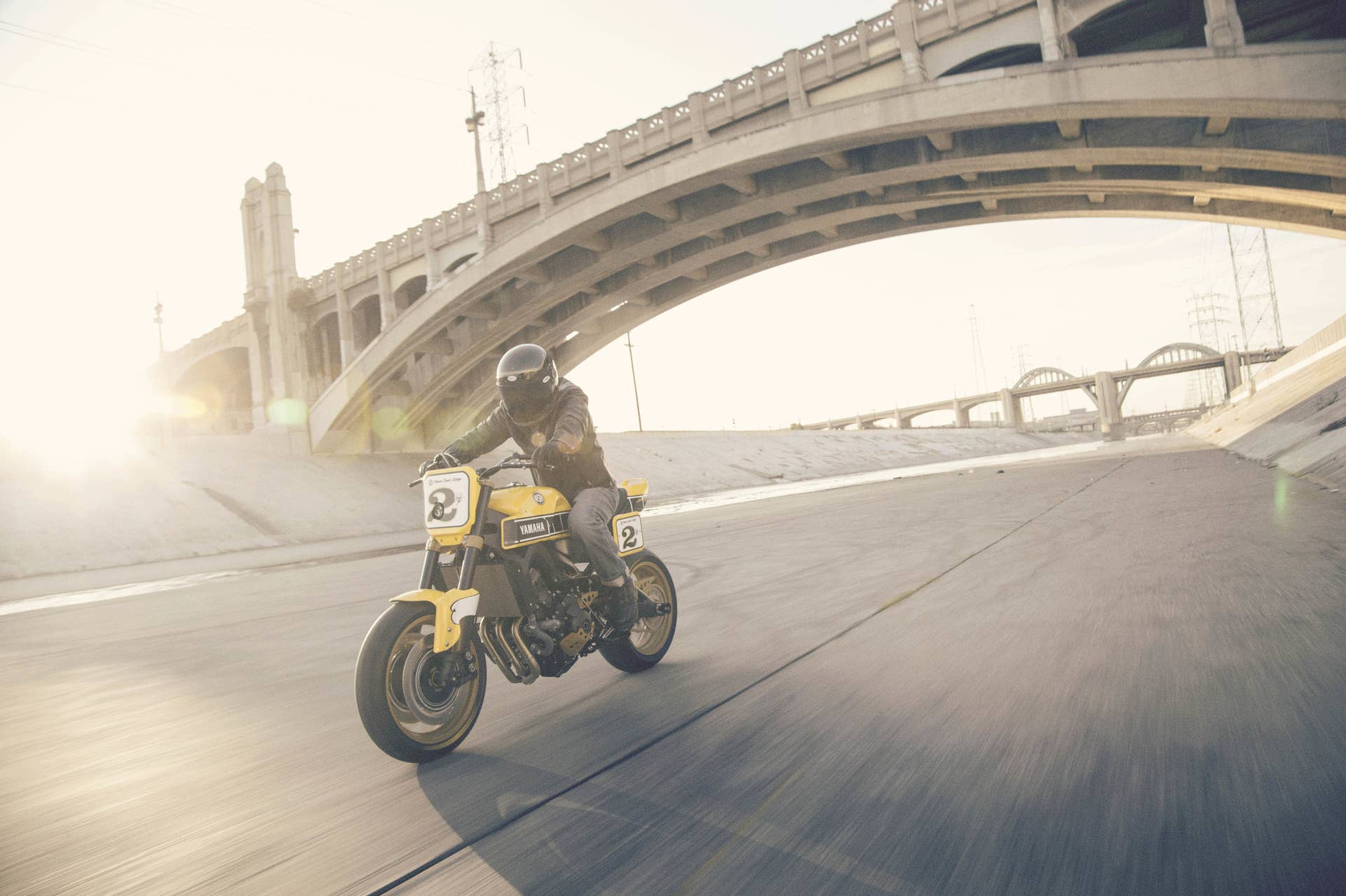 Yamaha 900 Faster Wasp Roland Sands Design action
