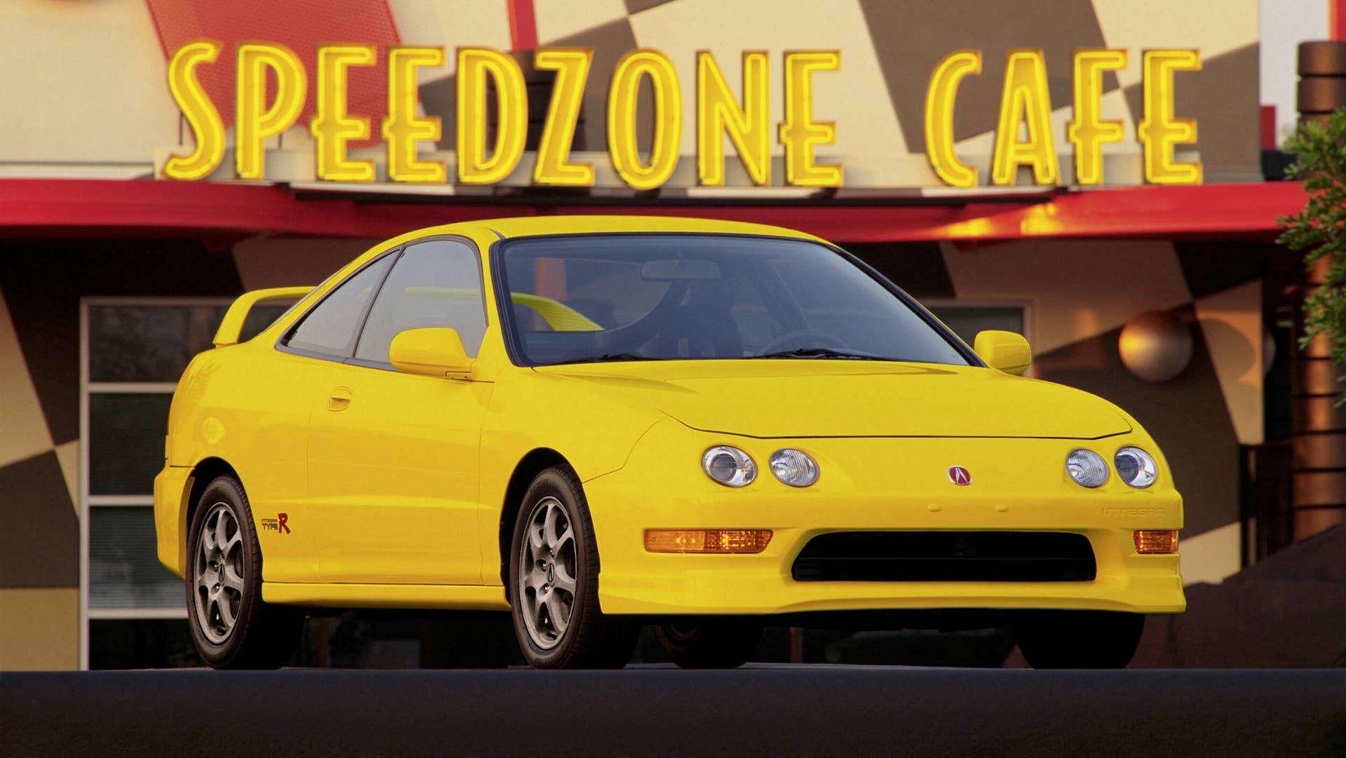 Returning to the Acura lineup for 2001 is the racing-inspired Integra Type R. With a 1.8-liter, 195-horsepower, 4-cylinder VTEC engine, racetrack-tuned suspension and large 4-wheel disc brakes, the Type R was engineered for serious driving enthusiasts.