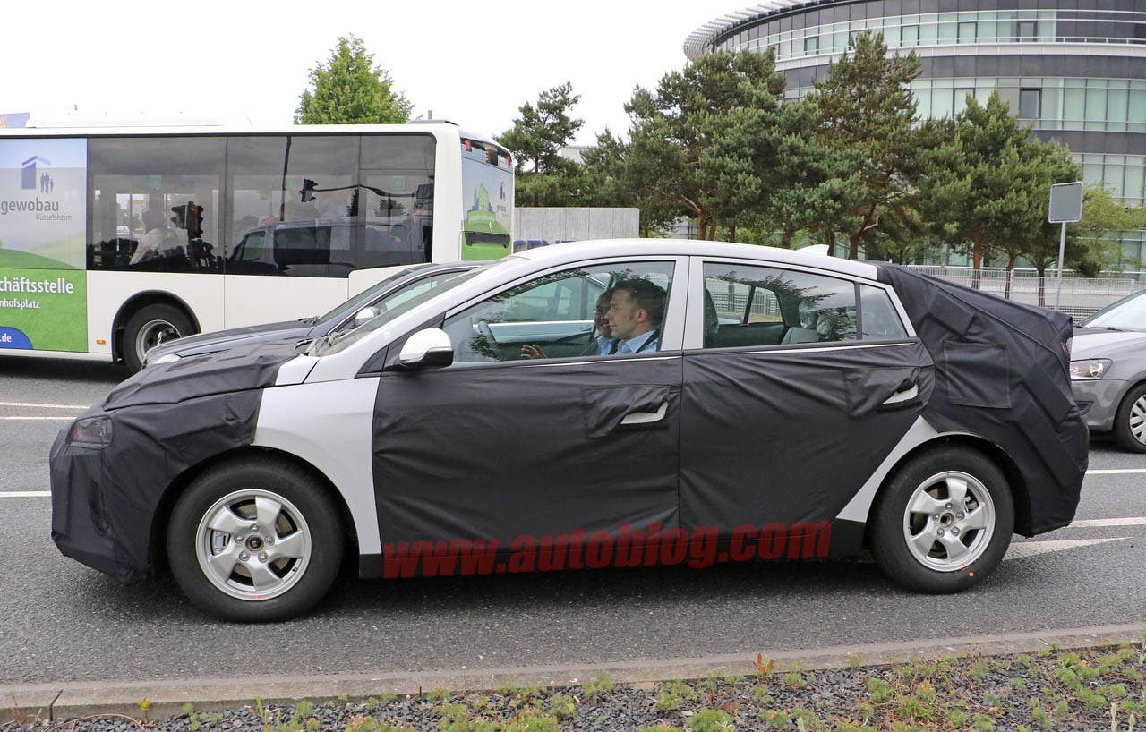 Hyundai hybrid prototype side