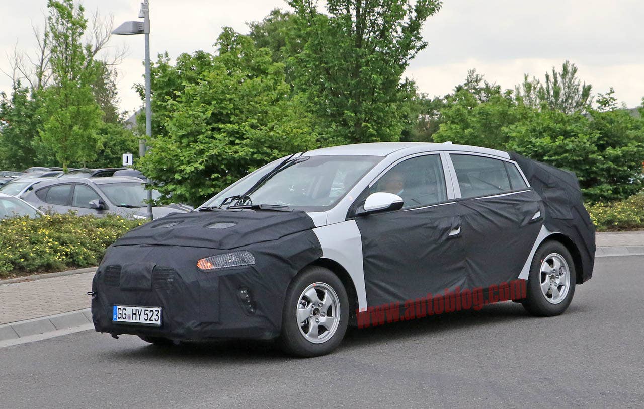 Hyundai hybrid prototype front 3/4
