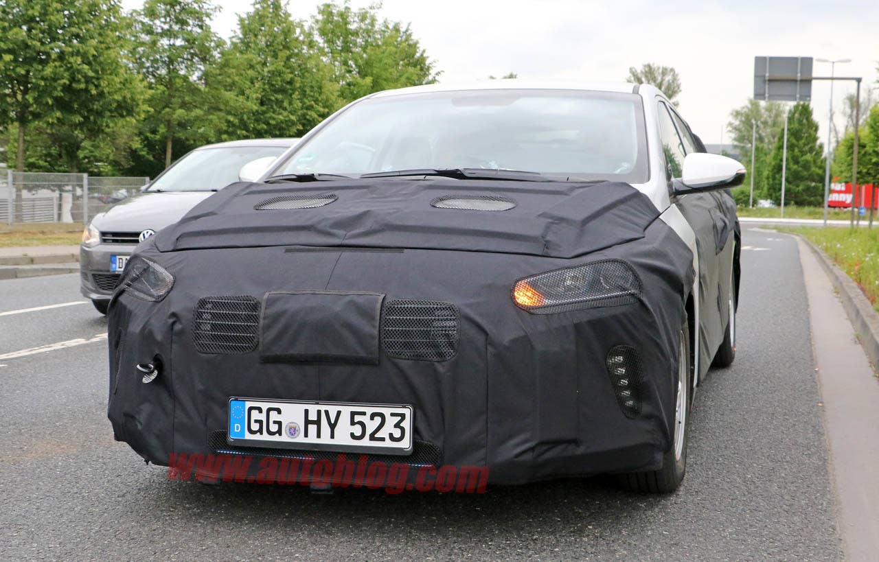 Hyundai Prius fighter front
