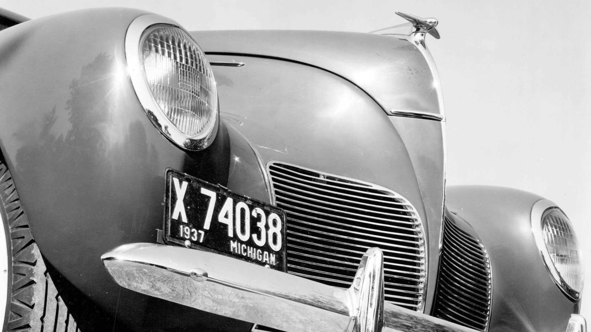 Lincoln Zephyr grille