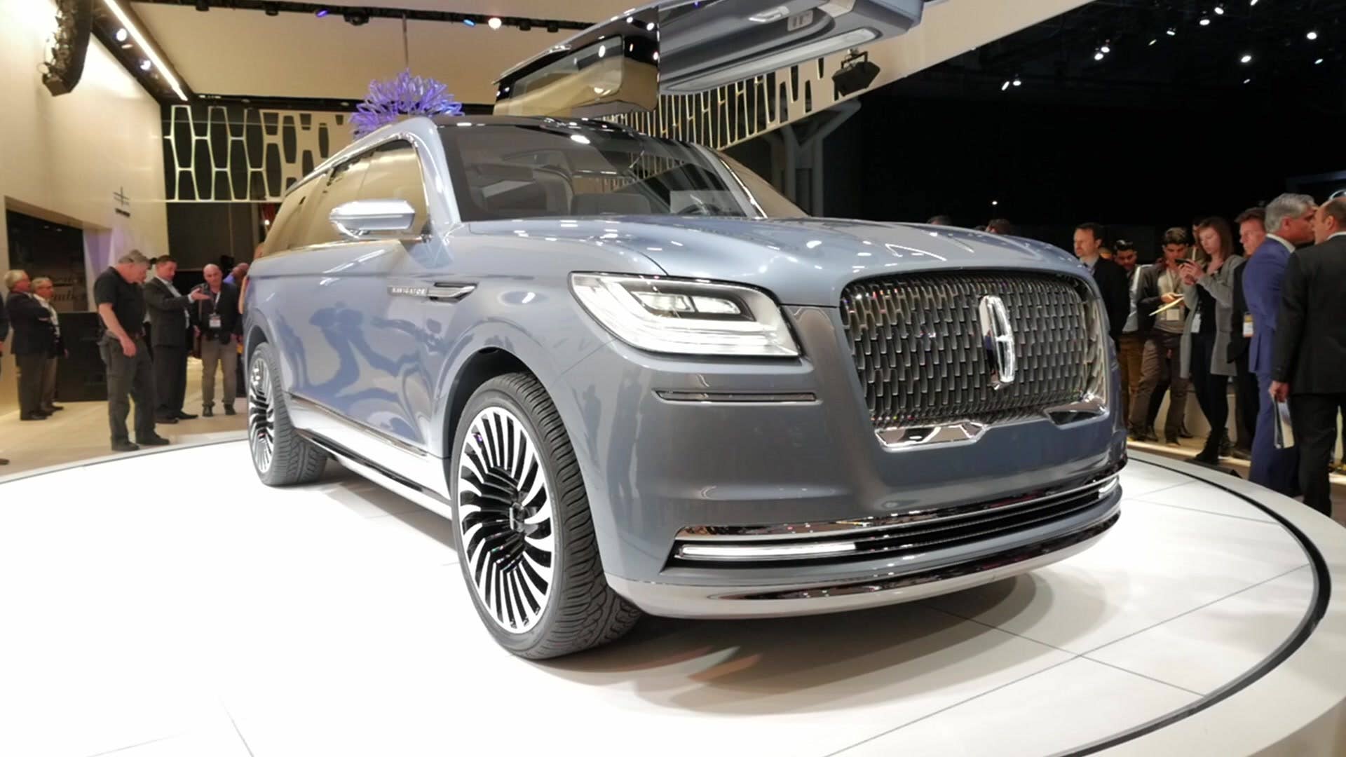 Lincoln Navigator Concept | 2016 New York Auto Show | Beauty-Roll