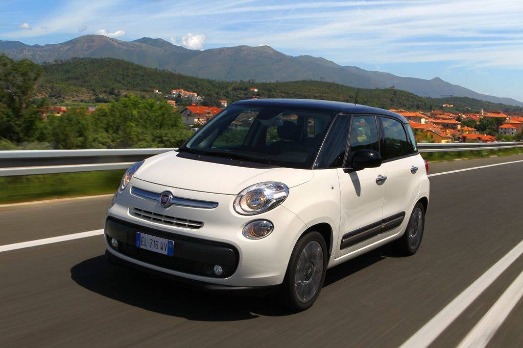 Fiat 500L front 3/4
