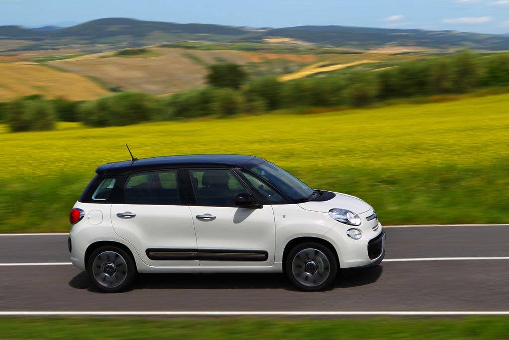 Fiat 500L side
