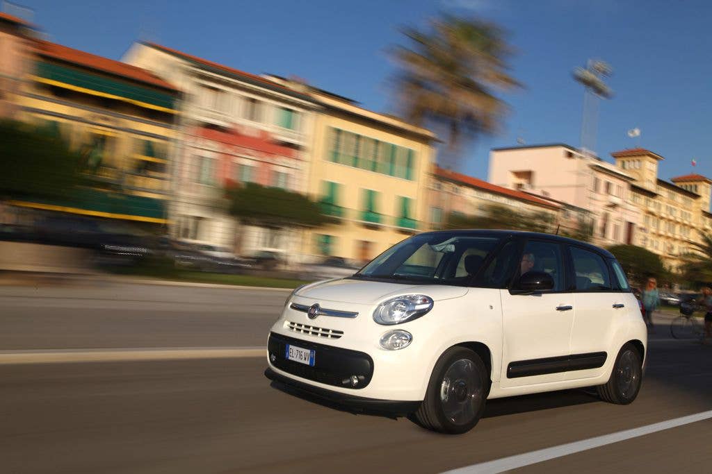 Fiat 500L front 3/4