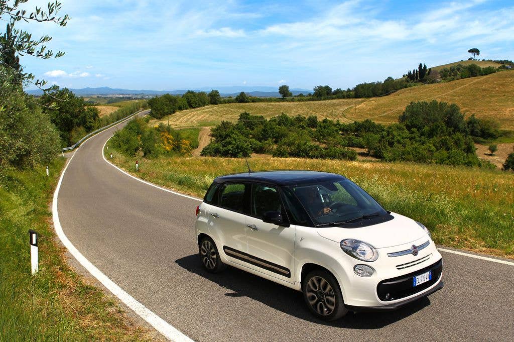Fiat 500L front 3/4