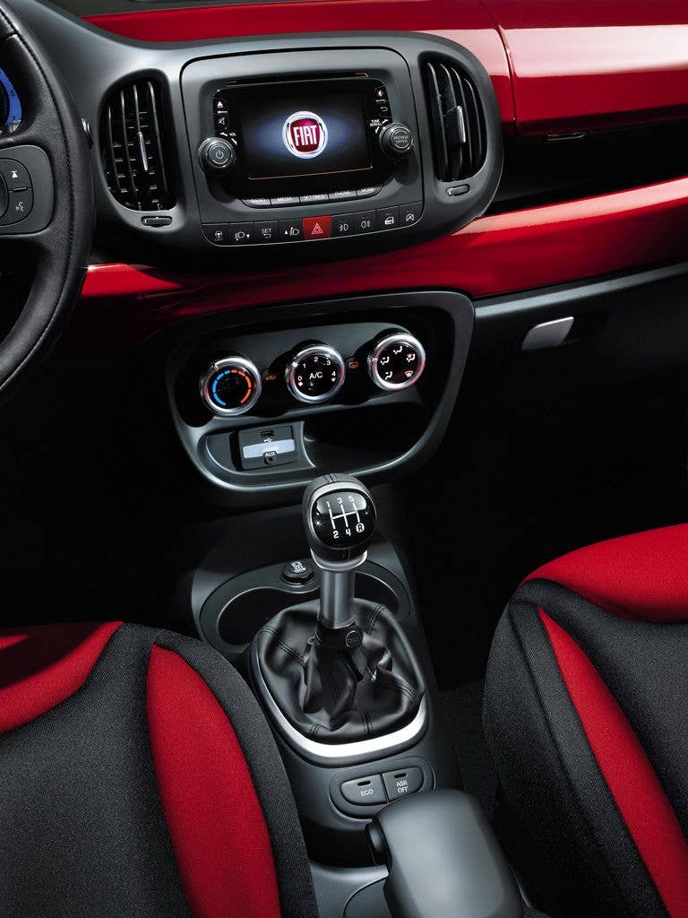 Fiat 500L center stack