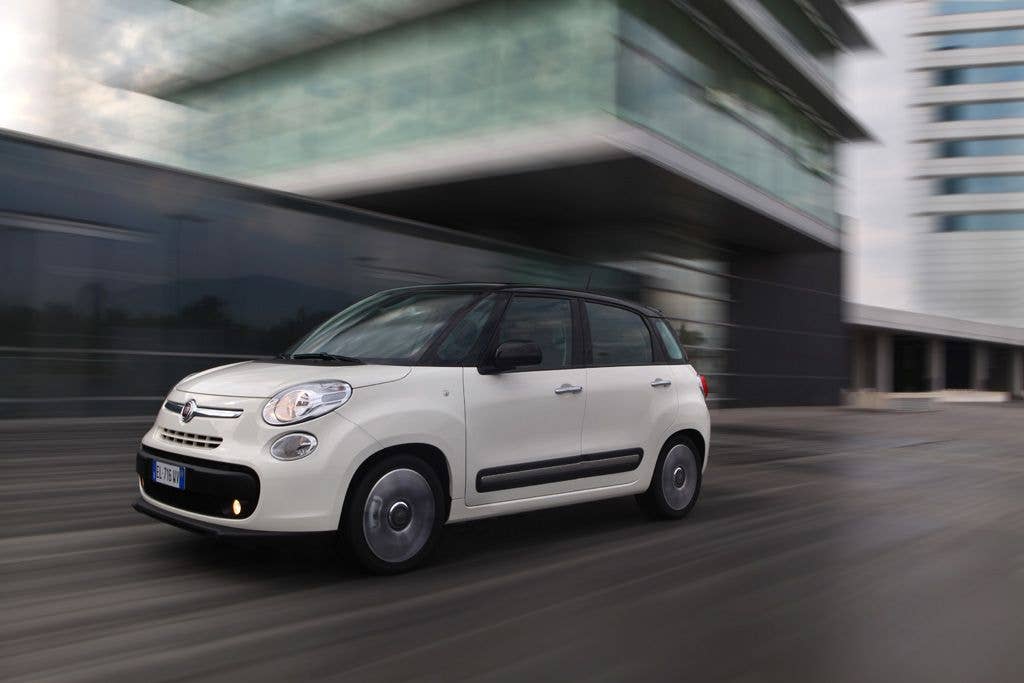 Fiat 500L driving