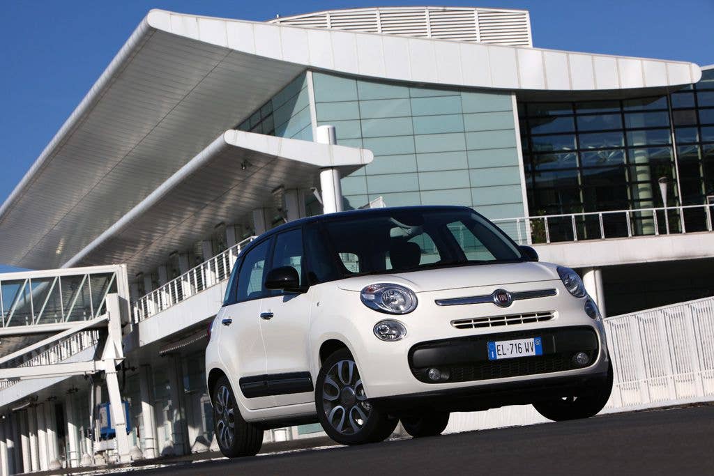 Fiat 500L front 3/4