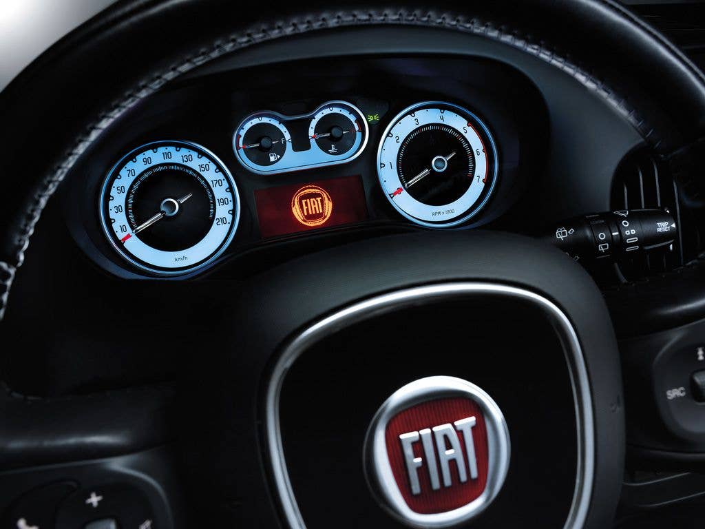 Fiat 500L steering wheel