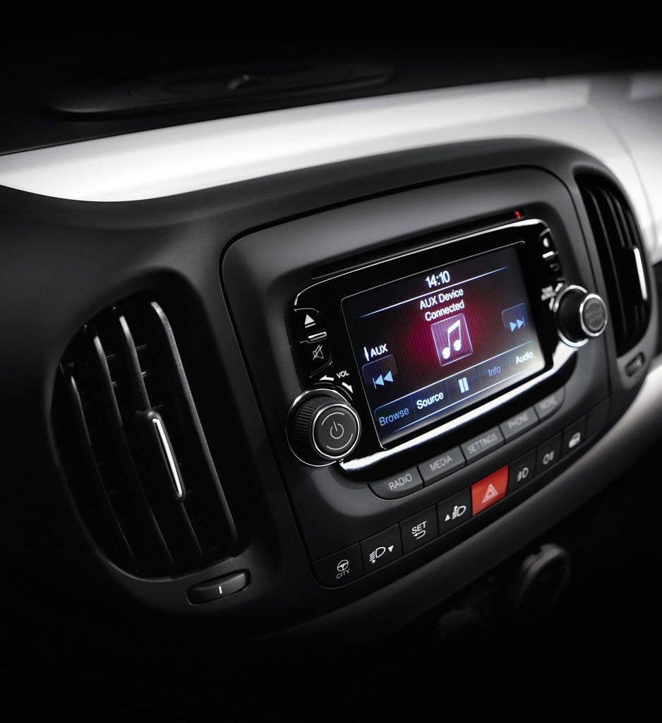 Fiat 500L Uconnect screen