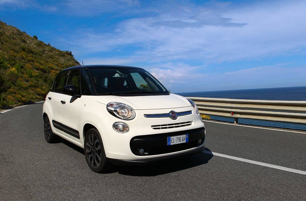 Fiat 500L front 3/4