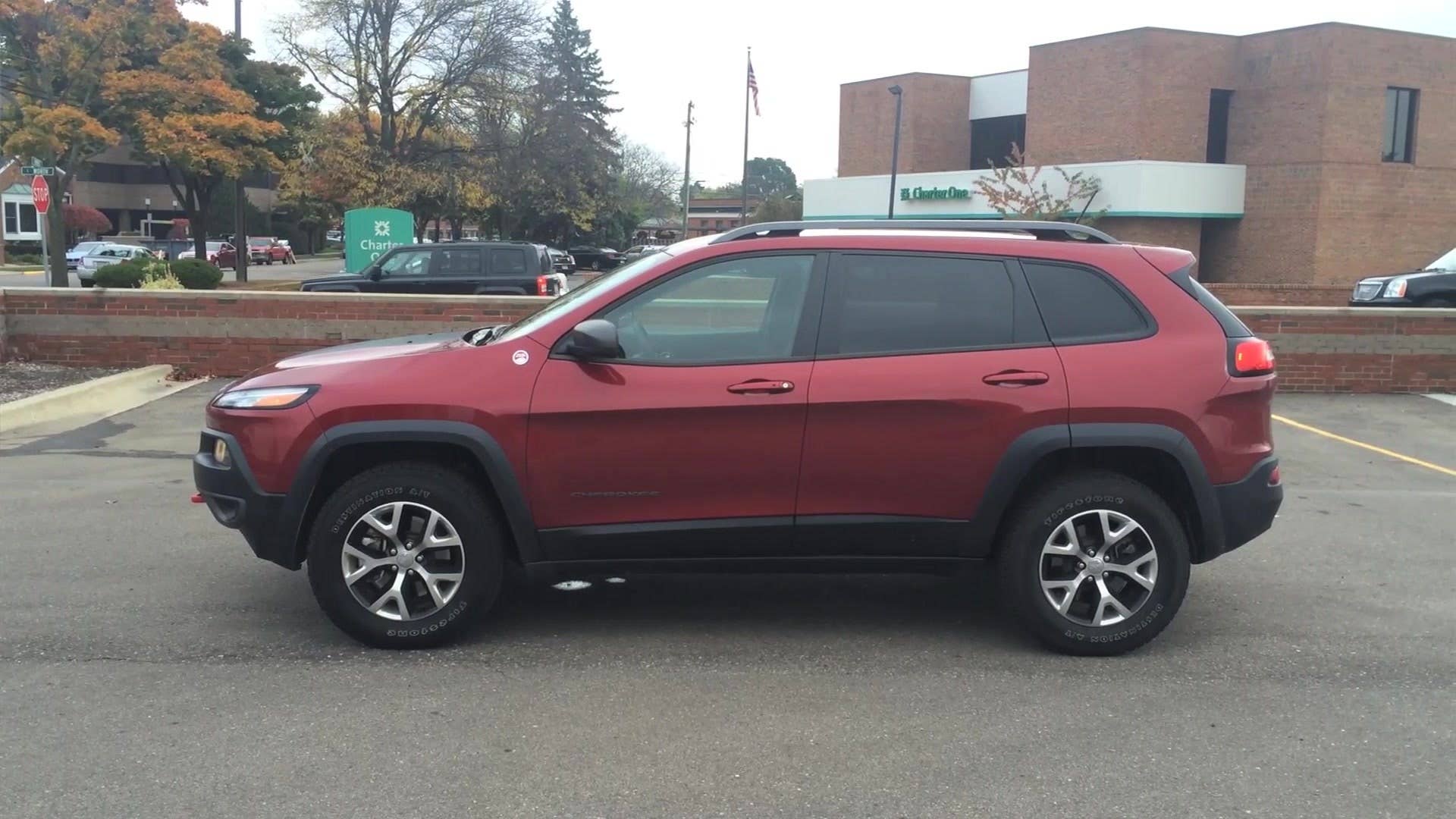 Autoblog Executive Producer Adam Morath takes a spin in the 2014 Jeep Cherokee Trailhawk. The midsize SUV is on long-term loan to Autoblog, so expect more updates on the return of the Cherokee. In this Daily Driver, Morath discusses vehicle's comfort and capability, but notes a slight lag in the 9-speed transmission.