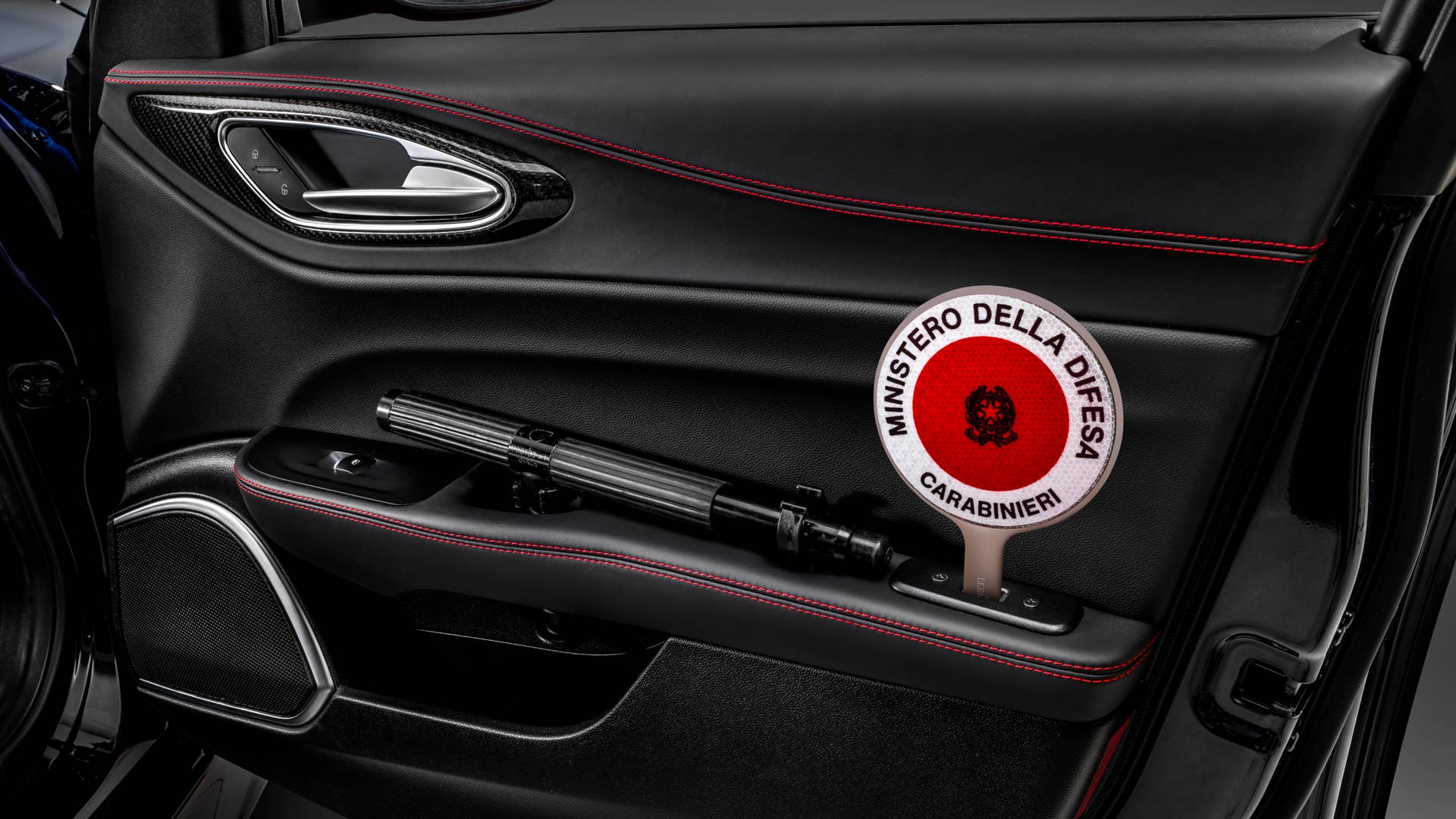 alfa romeo giulia quadrifoglio police flashlight